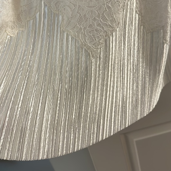 EUC Express tank with lace and iridescent stretchy bottom panel. - Picture 4 of 5